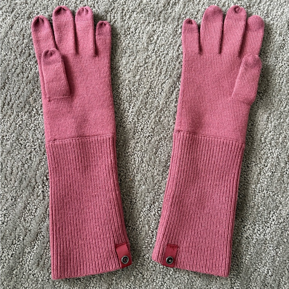 Lululemon Pink Knit Gloves, never used no tags